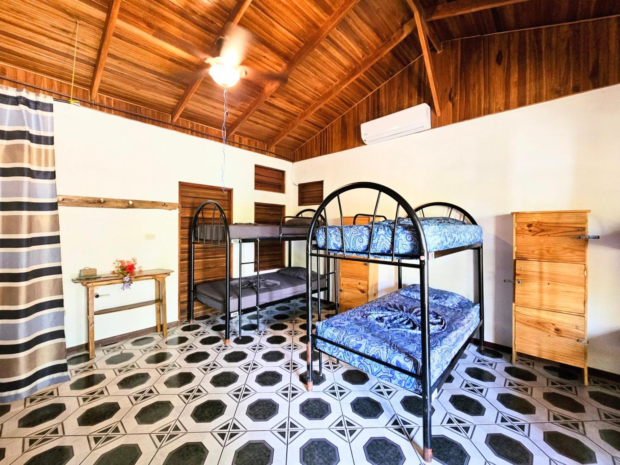 Don Jon'S Surf And Yoga Lodge Playa Santa Teresa  Exterior photo