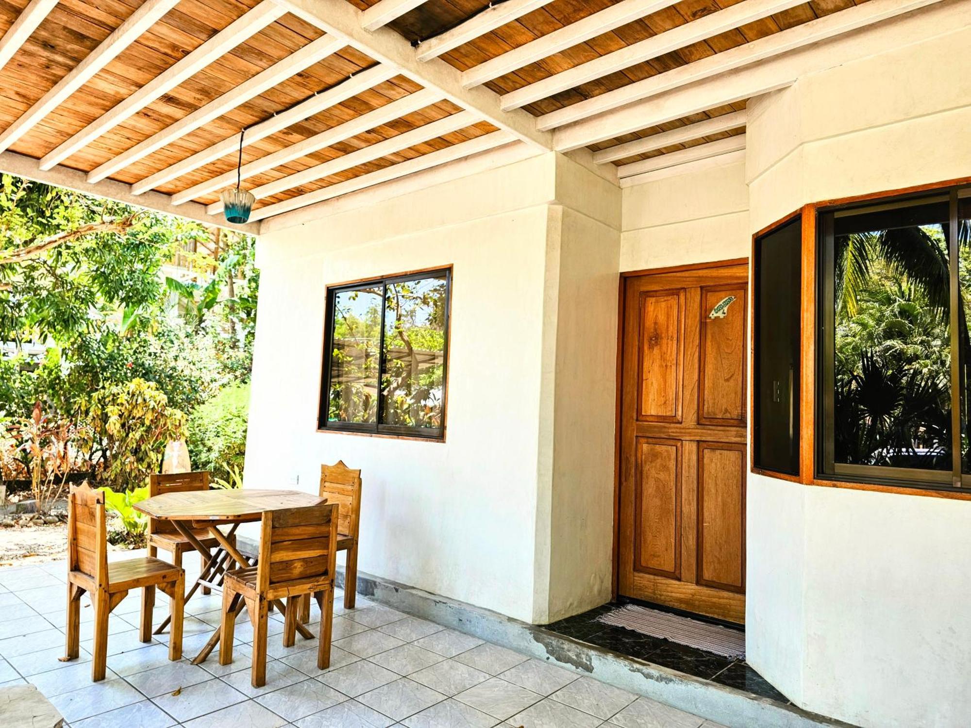 Don Jon'S Surf And Yoga Lodge Playa Santa Teresa  Exterior photo