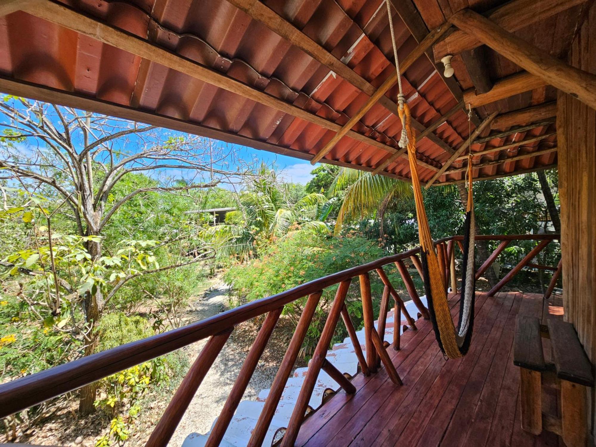 Don Jon'S Surf And Yoga Lodge Playa Santa Teresa  Exterior photo