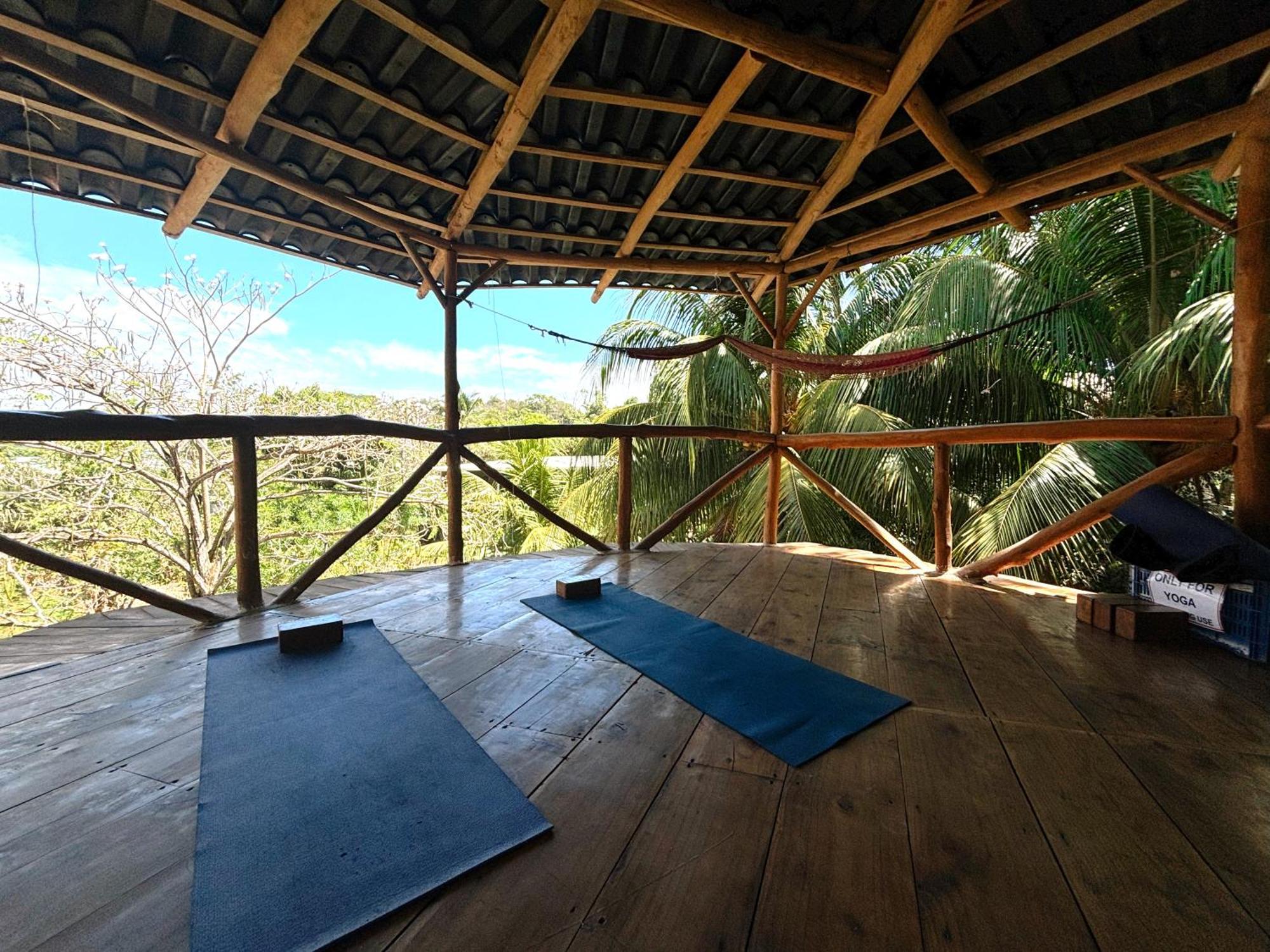 Don Jon'S Surf And Yoga Lodge Playa Santa Teresa  Exterior photo